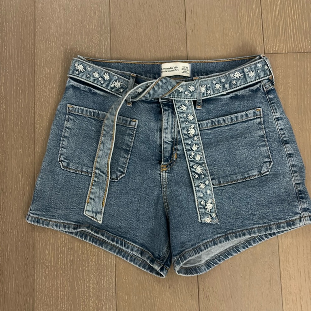 Abercrombie kids denim shorts with floral belt